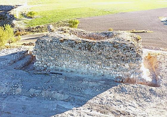 Vista del torreón de Adrada de Haza, en Burgos.