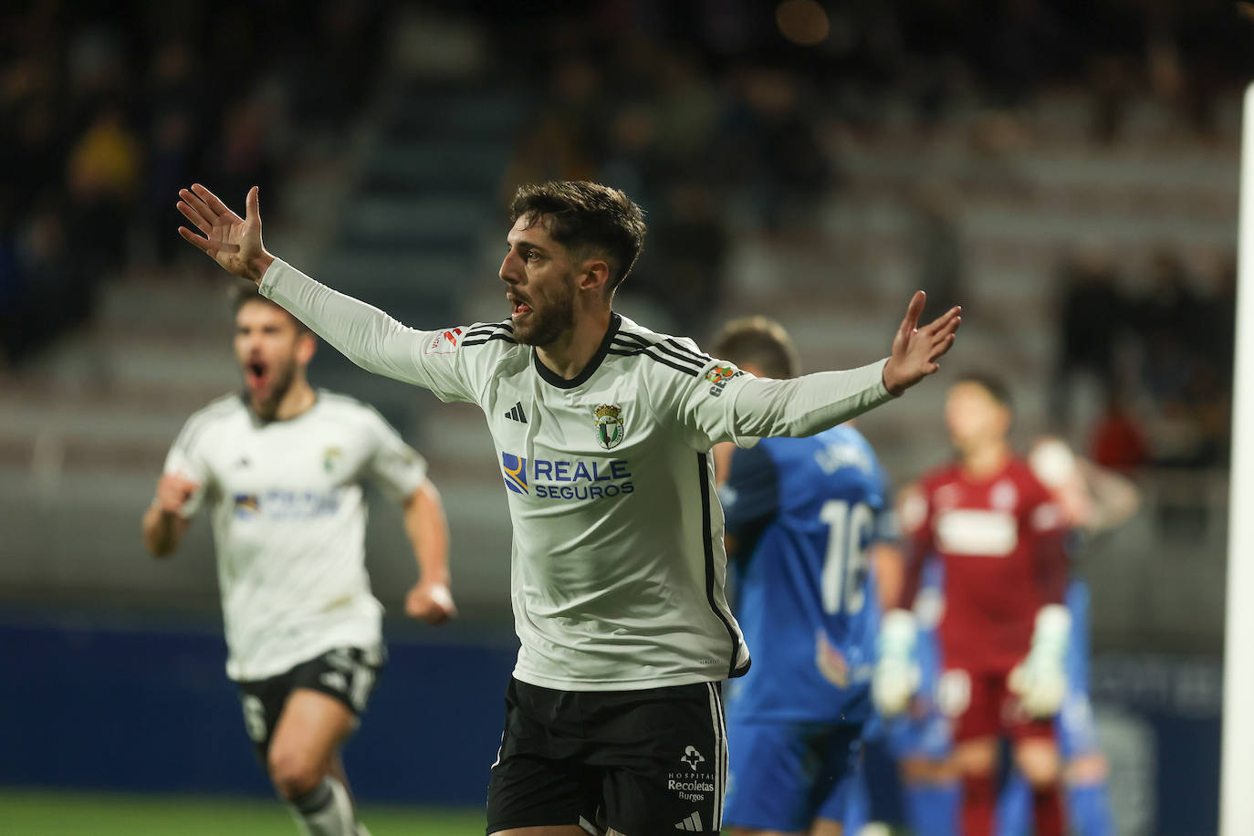 La primera victoria del Burgos CF a domicilio, en imágenes