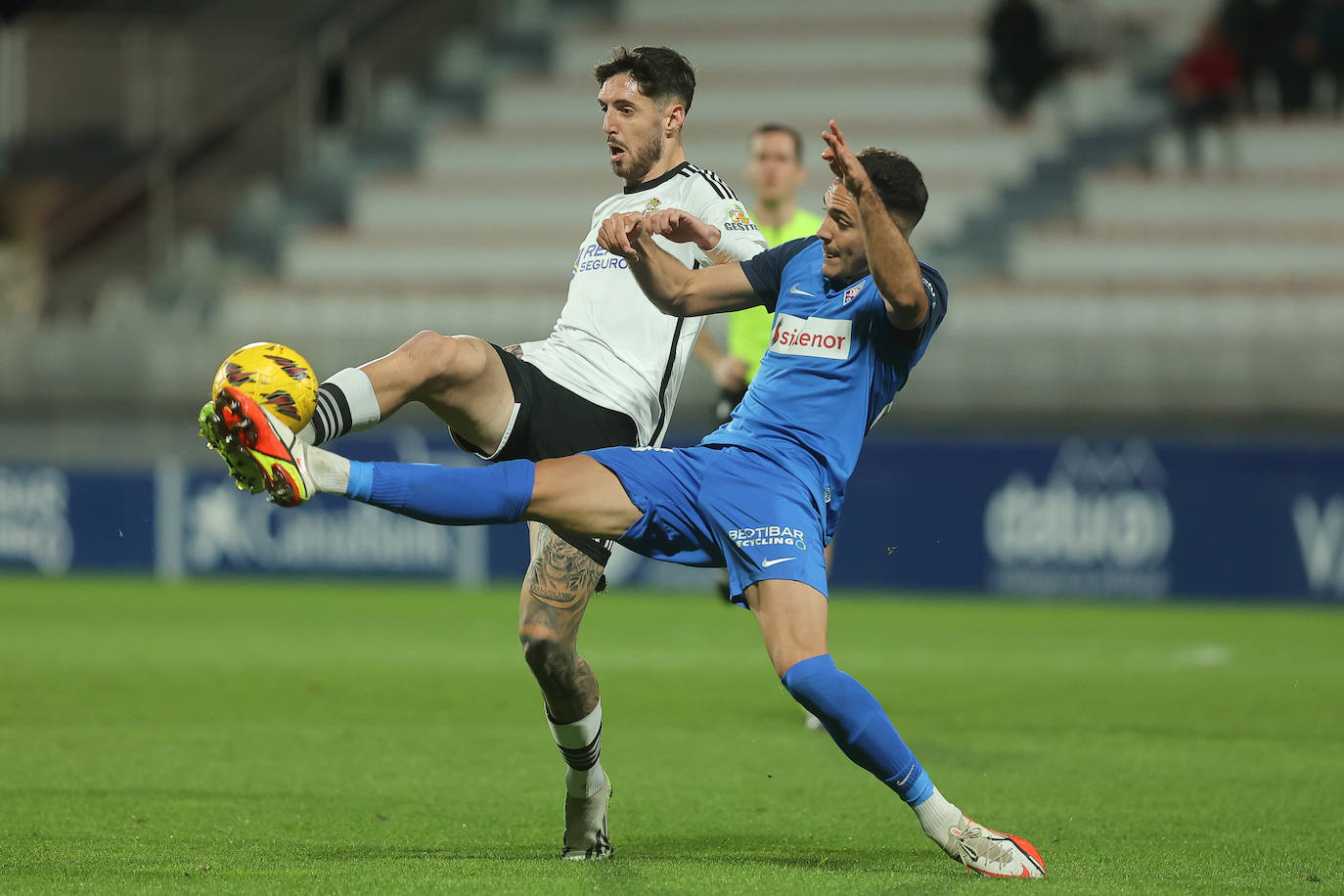 La primera victoria del Burgos CF a domicilio, en imágenes