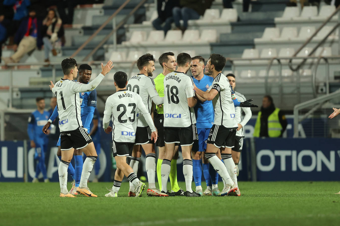 La primera victoria del Burgos CF a domicilio, en imágenes