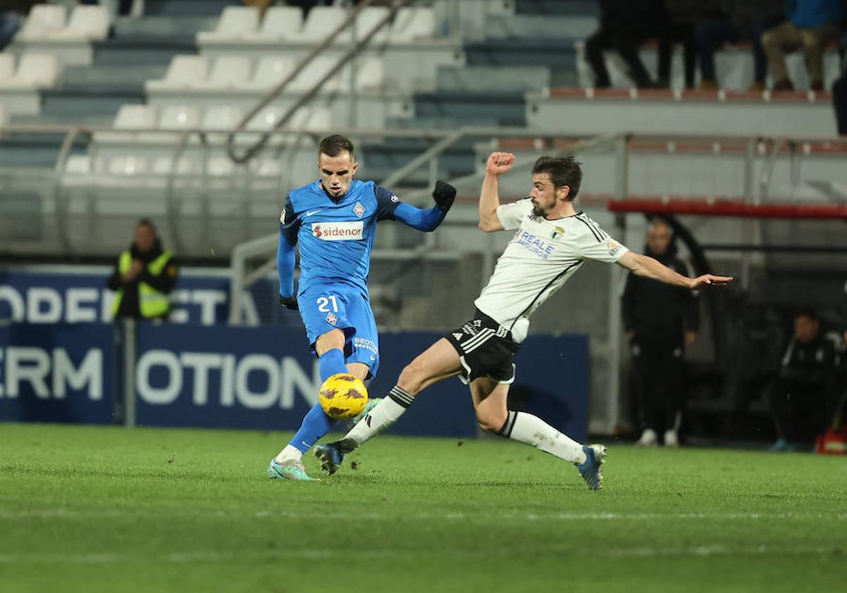 La primera victoria del Burgos CF a domicilio, en imágenes