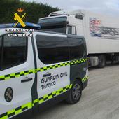 Sorprendidos dos camioneros inhabilitados cuando realizaban un transporte en Burgos