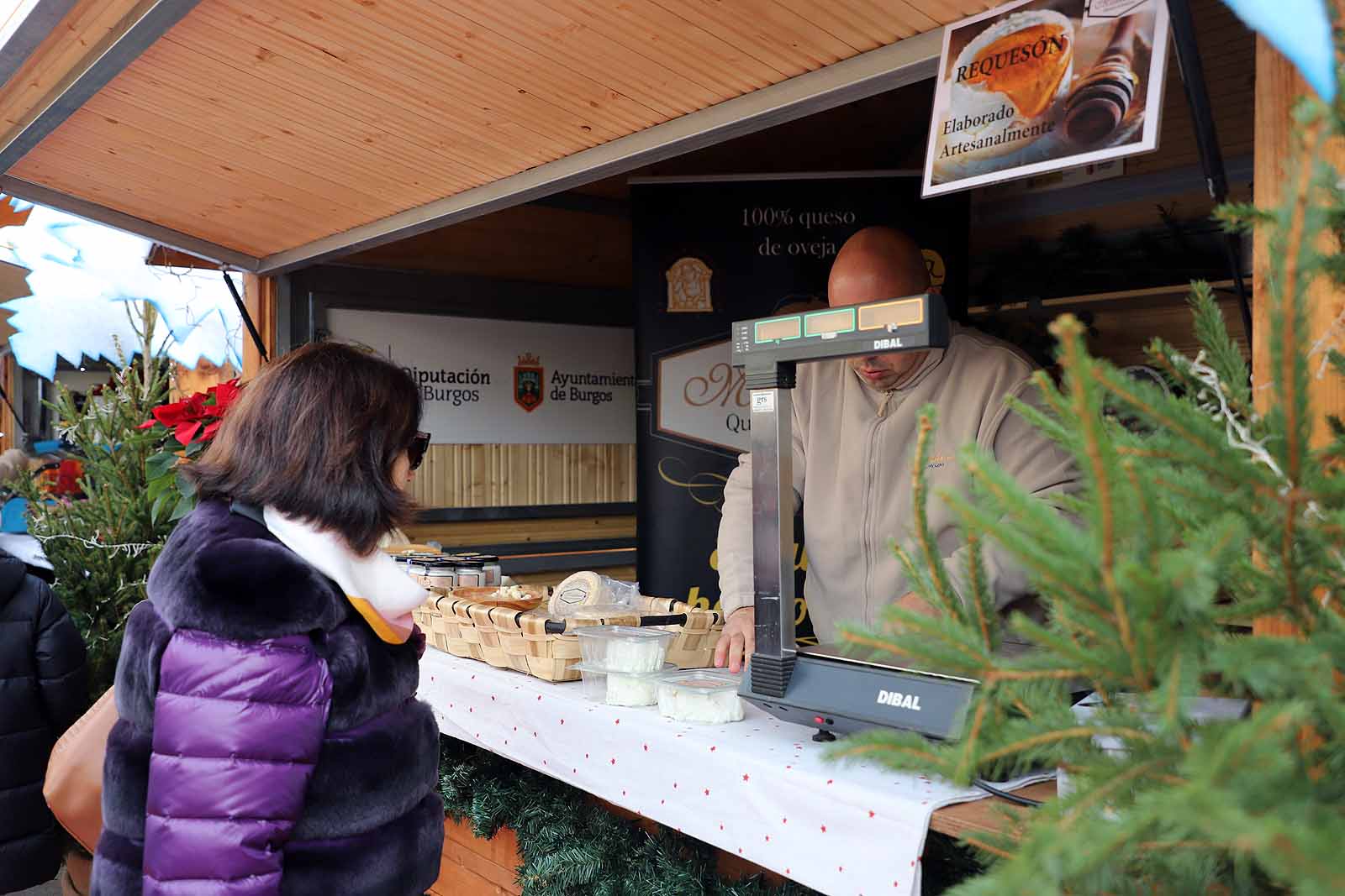 Así es el mercado navideño de Burgos Alimenta