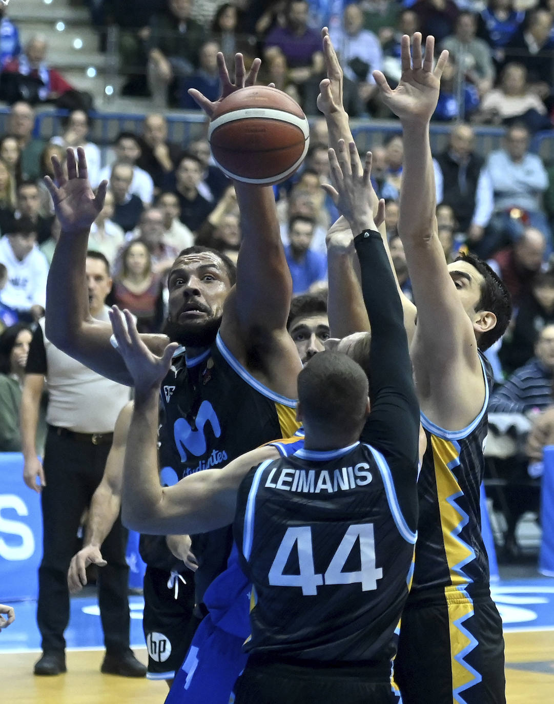 El partido del San Pablo Burgos frente al Estudiantes, en imágnes