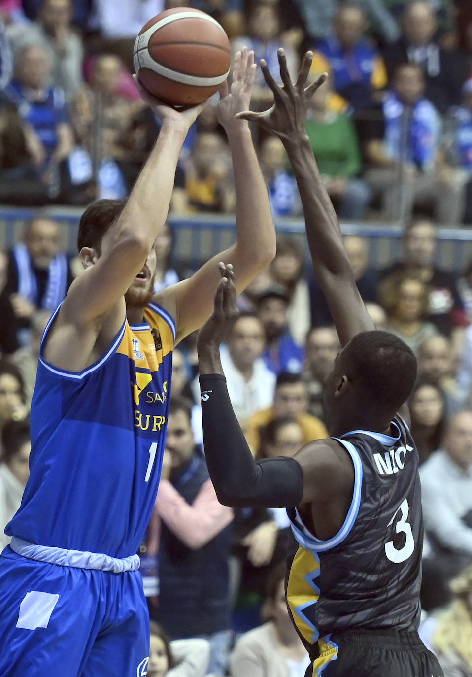 El partido del San Pablo Burgos frente al Estudiantes, en imágnes