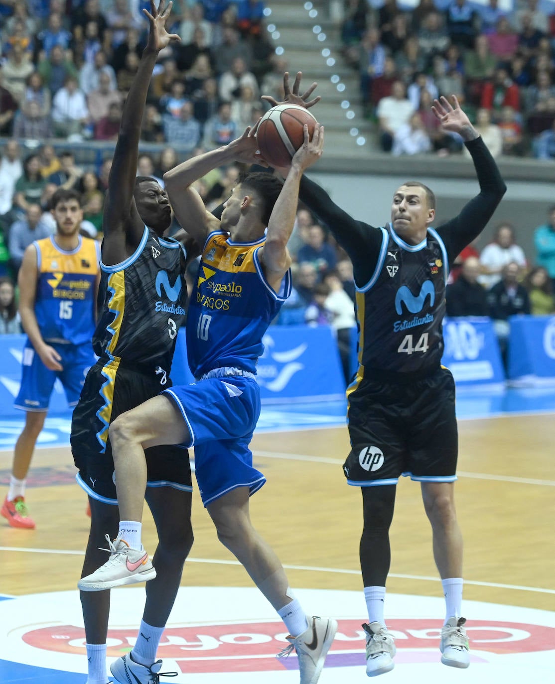 El partido del San Pablo Burgos frente al Estudiantes, en imágnes