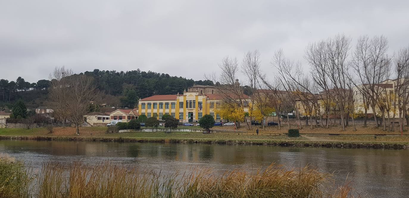 El profesorado de Aquende no volverá a ejercer de conserje en 2023