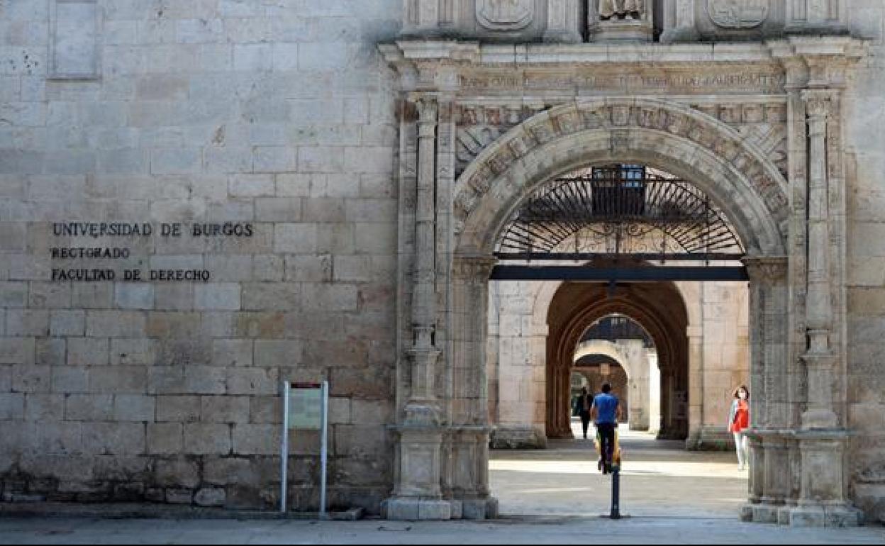 Imagen de archivo del acceso a la Facultad de Derecho de la UBU. BC