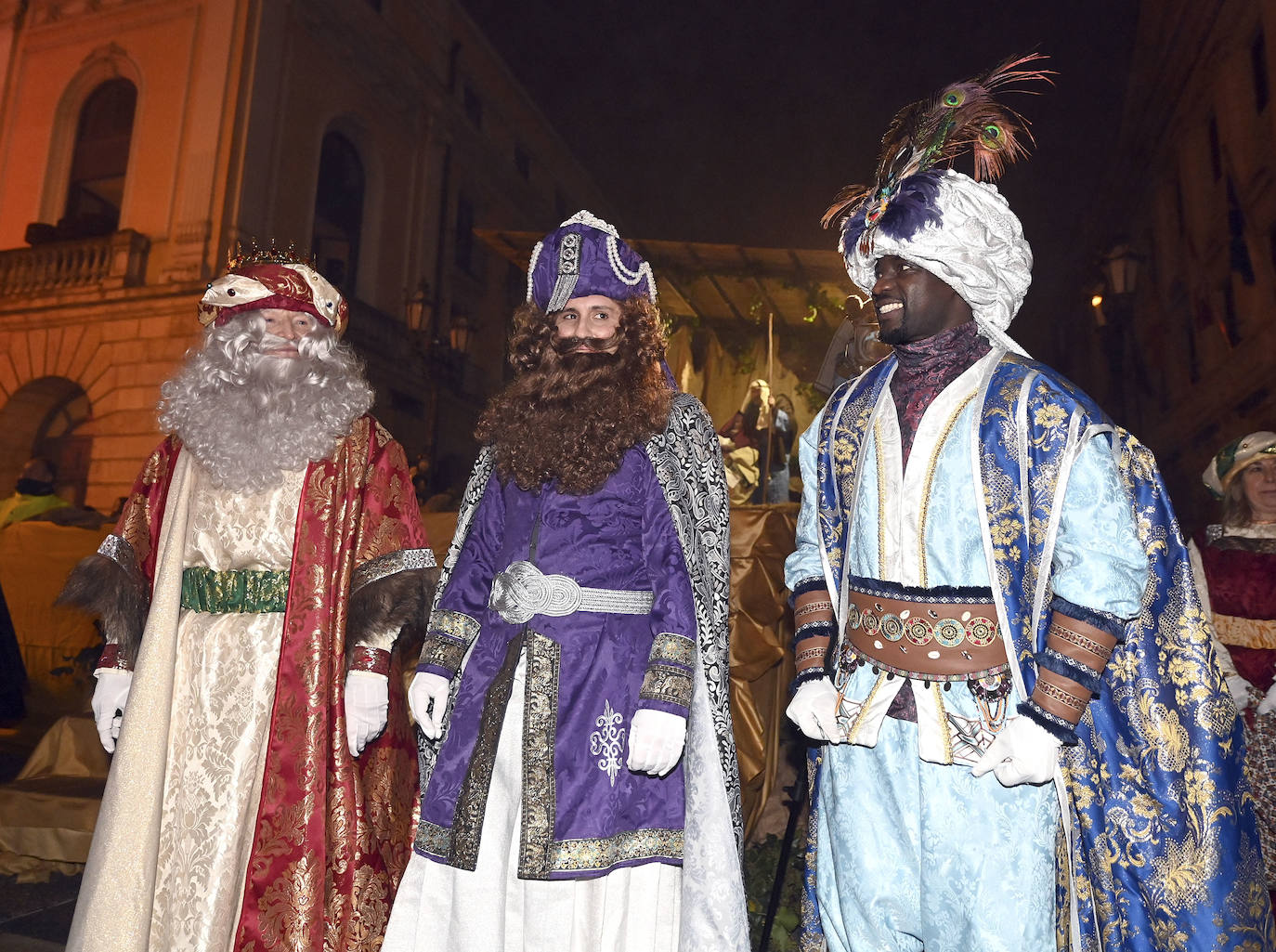 Un gran dragón ha escoltado a los Magos de Oriente en Burgos.