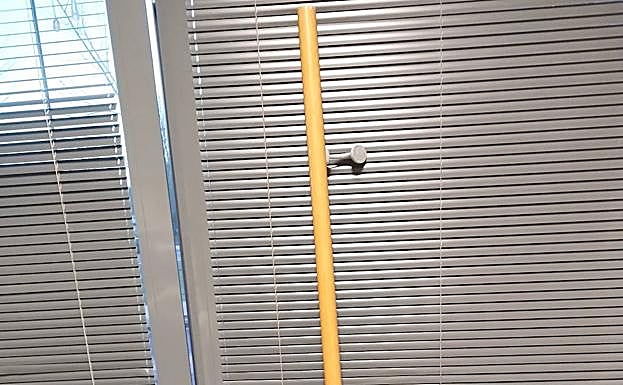 Imagen del palo utilizado por el detenido para golpear al vecino con el que discutía acerca de unas molestias causadas por sus perros