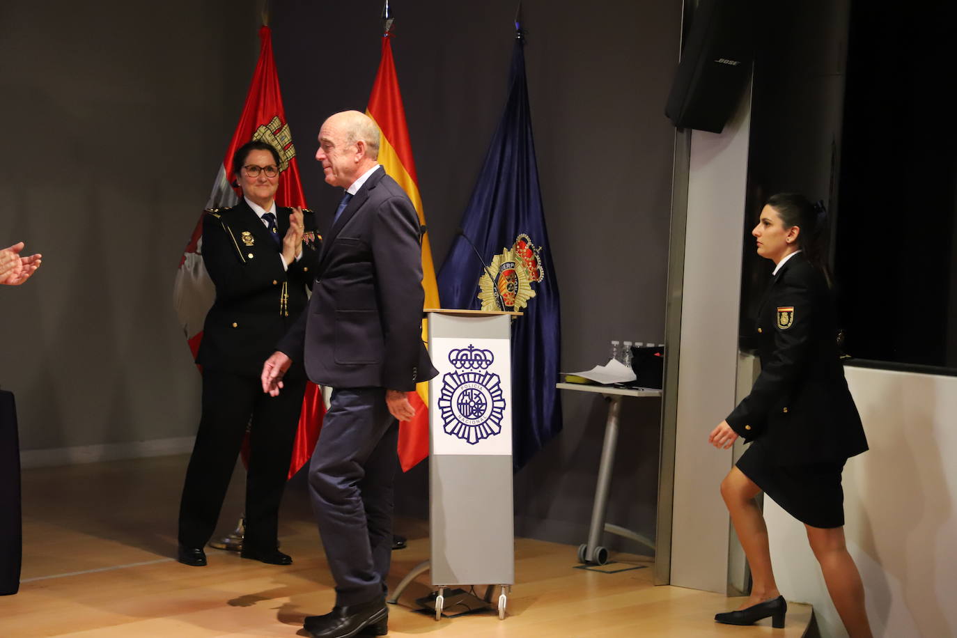 Acto del 199 aniversario del Cuerpo Nacional de Policial donde se ha reconocido a policías jubilados por sus servicios prestados y se ha condecorado a agentes con la medalla a la Dedicación al Servicio Policial