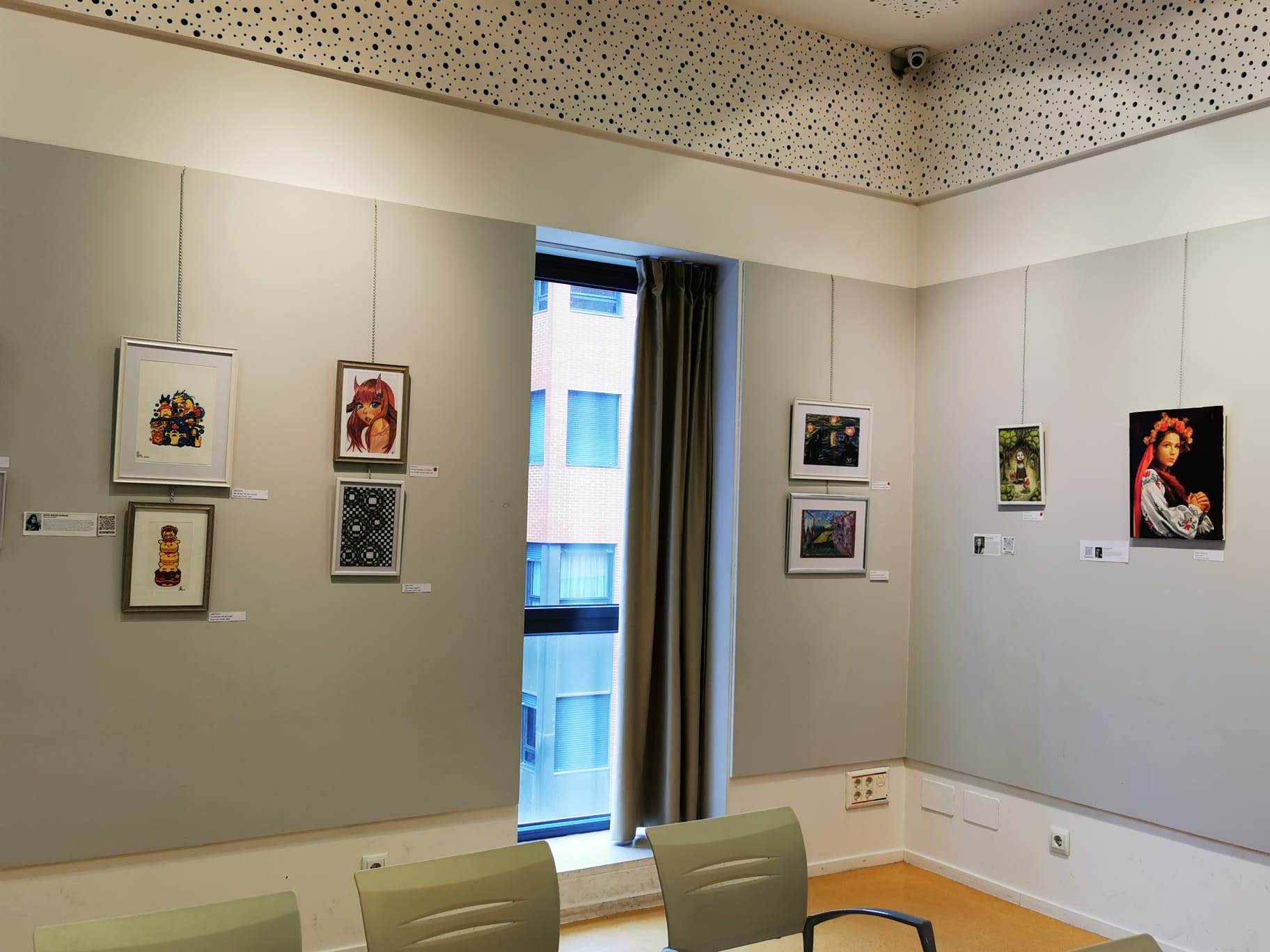 Fotos: Artistas ucranianos exponen en la Biblioteca Miguel de Cervantes de Burgos