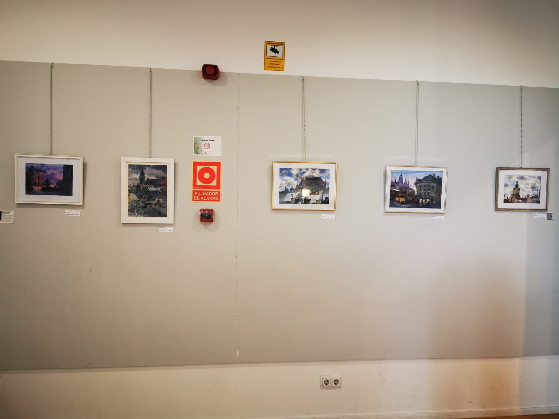 Fotos: Artistas ucranianos exponen en la Biblioteca Miguel de Cervantes de Burgos