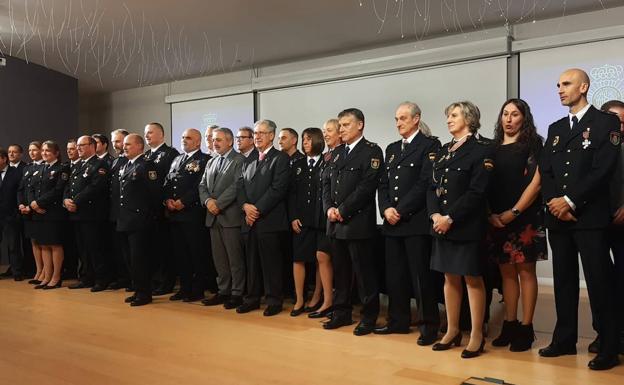 De la Fuente subraya «la capacidad de adaptación de la Policía Nacional a los nuevos tiempos»