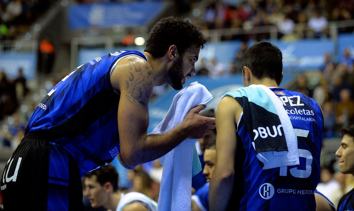 Fotos: El San Pablo cae derrotado en el Coliseum