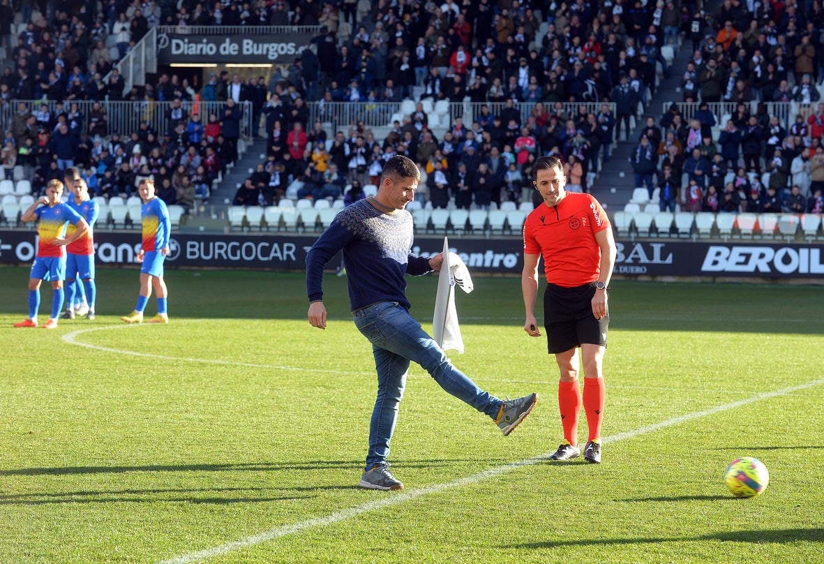 Fotos: El Burgos CF recupera la senda de la victoria