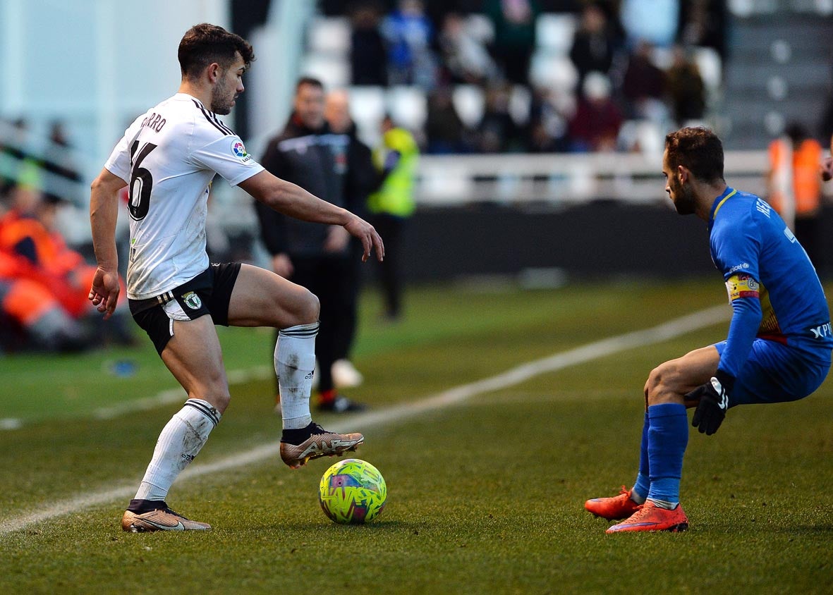 Fotos: El Burgos CF recupera la senda de la victoria