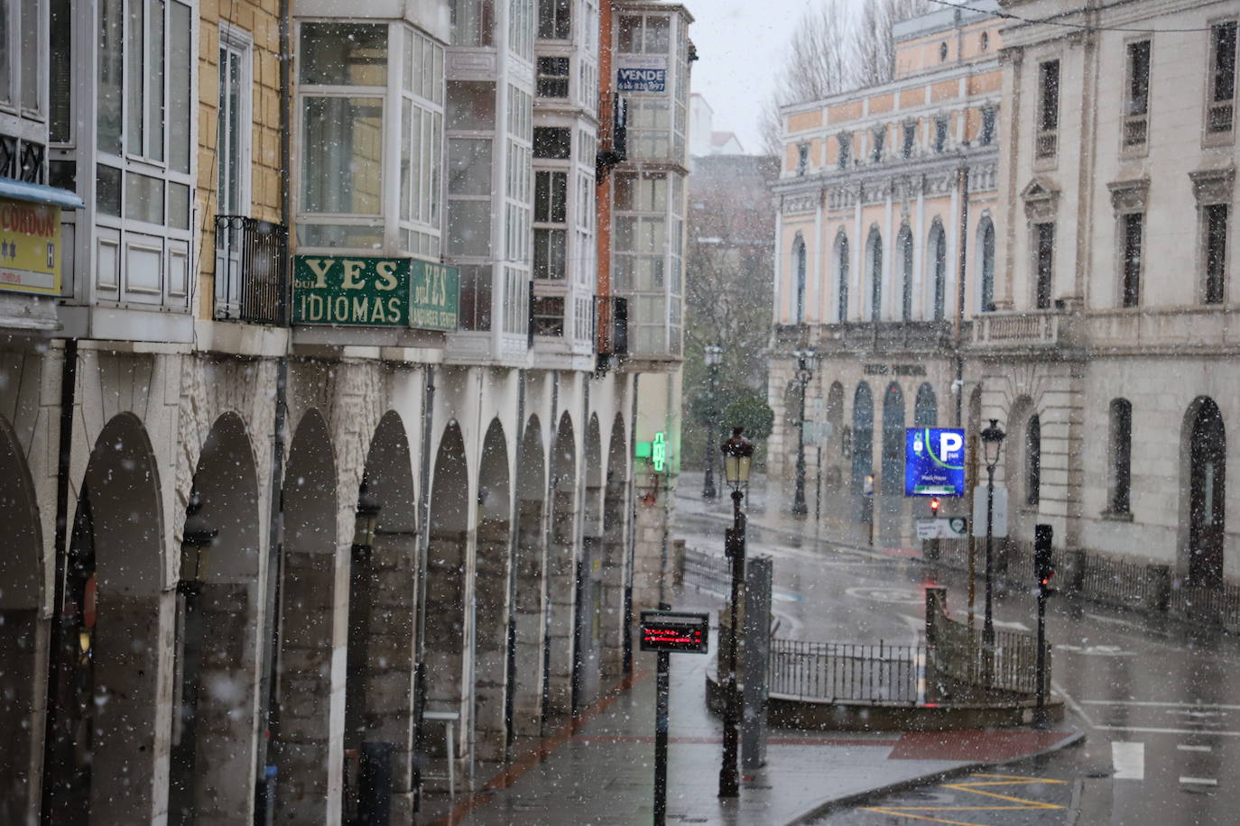 Fotos: Llega la nieve a Burgos capital