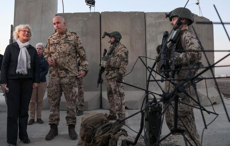 La ministra Christine Lambrecht, durante una visita a las tropas alemanas estacionadas al norte de Irak