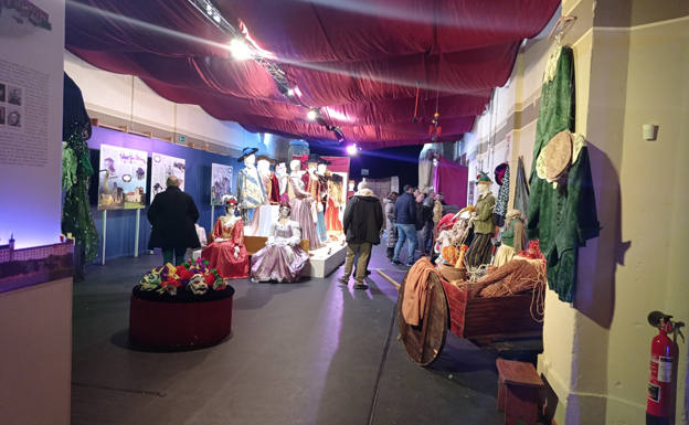 Imagen secundaria 2 - Arriba Torreón de Haza; abajo, a la izquierda, Museo Etnógrafíco de Otones de Benjumea y la derecha Museo de la Fiesta Barroca de Lerma. 