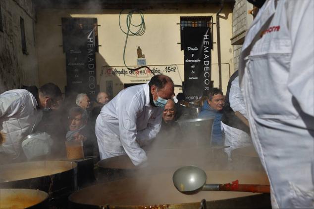 Fotos: Cientos de burgaleses hacen cola para probar &#039;Los Titos&#039;