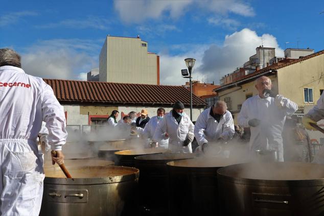 Fotos: Cientos de burgaleses hacen cola para probar &#039;Los Titos&#039;