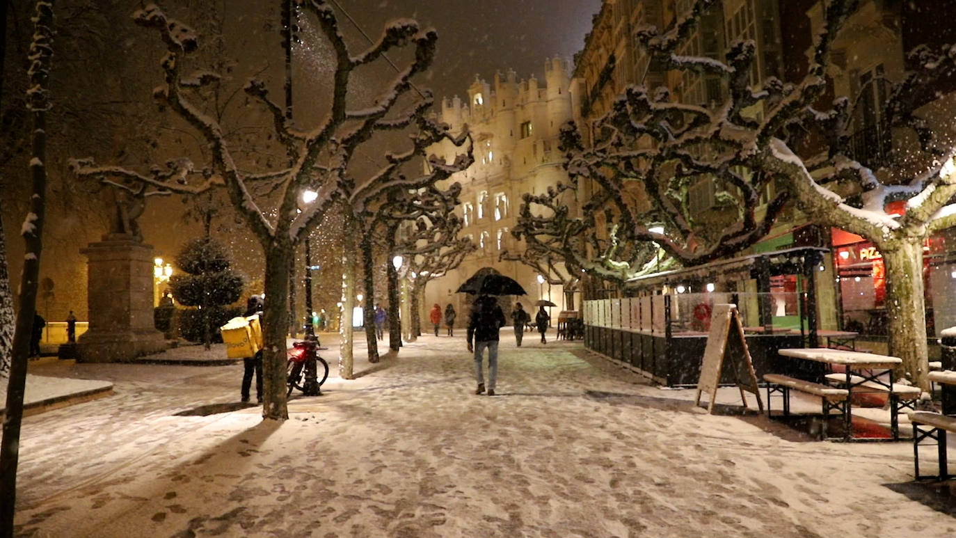 Las nevadas se han echo notar a última hora de la tarde en la capital burgalesa