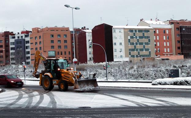 Burgos mantiene activo el plan de emergencias ante la previsión de nuevas nevadas por la tarde