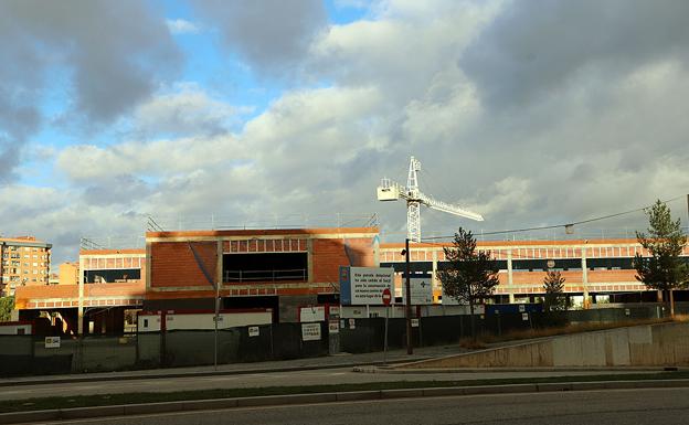 Burgos planteará a la Junta crear una comisión que supervise las obras del centro de salud del Silo