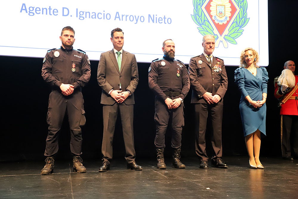 Fotos: La Policía Local de Burgos entrega distinciones y reconocimientos por el Patrón de 2023