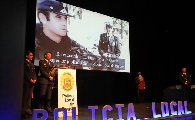 Se ha recordado al inspector David Martín, recientemente fallecido.