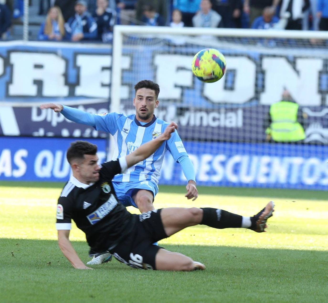 Imágenes del empate entre el Málaga CF y el Burgos CF disputado en La Rosaleda