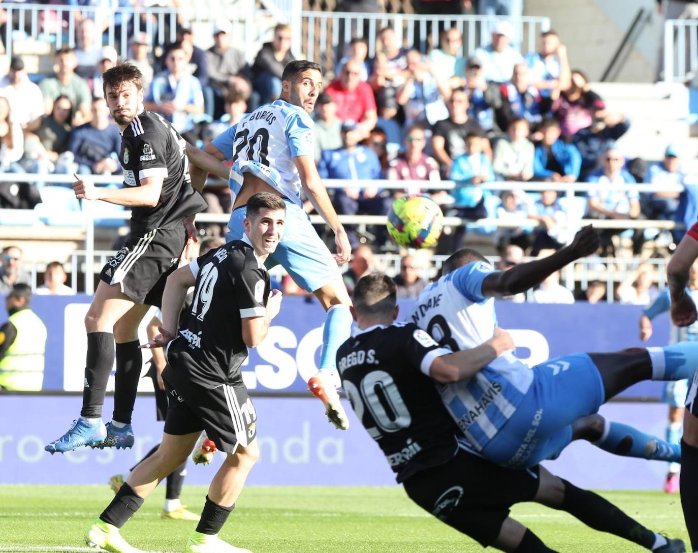 Imágenes del empate entre el Málaga CF y el Burgos CF disputado en La Rosaleda