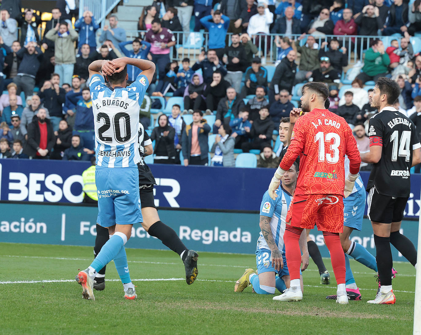 Imágenes del empate entre el Málaga CF y el Burgos CF disputado en La Rosaleda