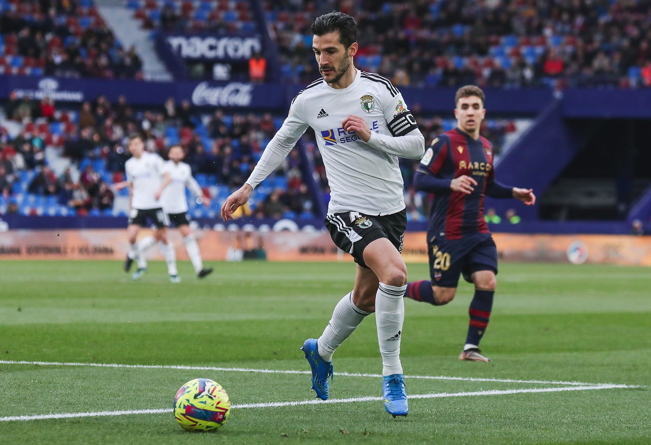 Fotos: El Burgos CF cae ante el Levante UD