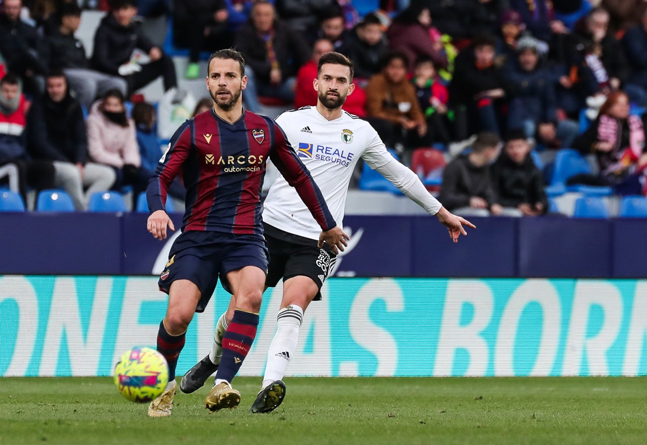 Fotos: El Burgos CF cae ante el Levante UD