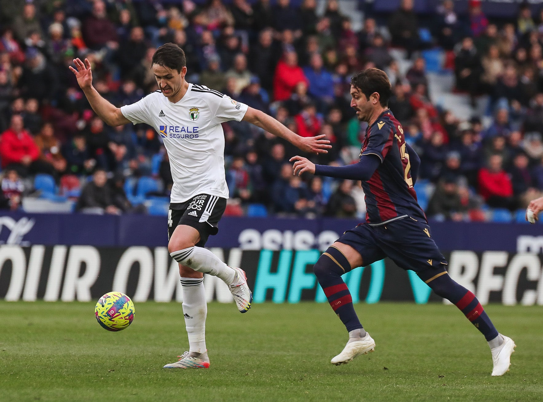 Fotos: El Burgos CF cae ante el Levante UD