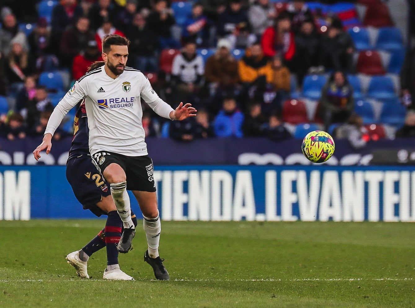 Fotos: El Burgos CF cae ante el Levante UD