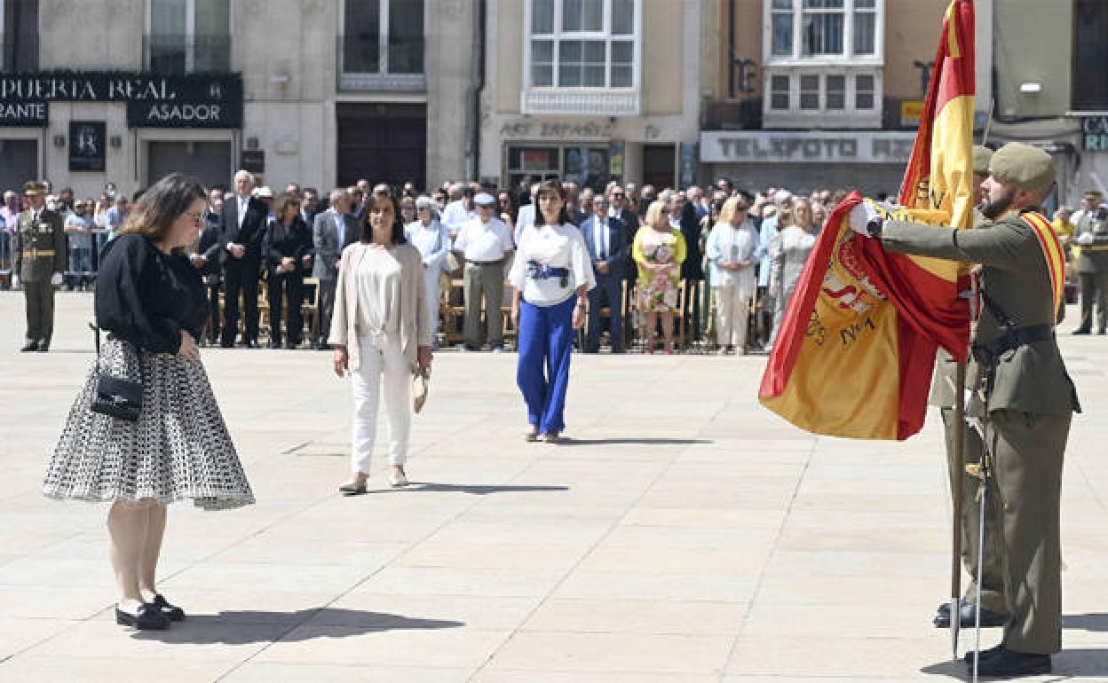 Acto de jura de bandera para personal civil celebrado en Burgos. 