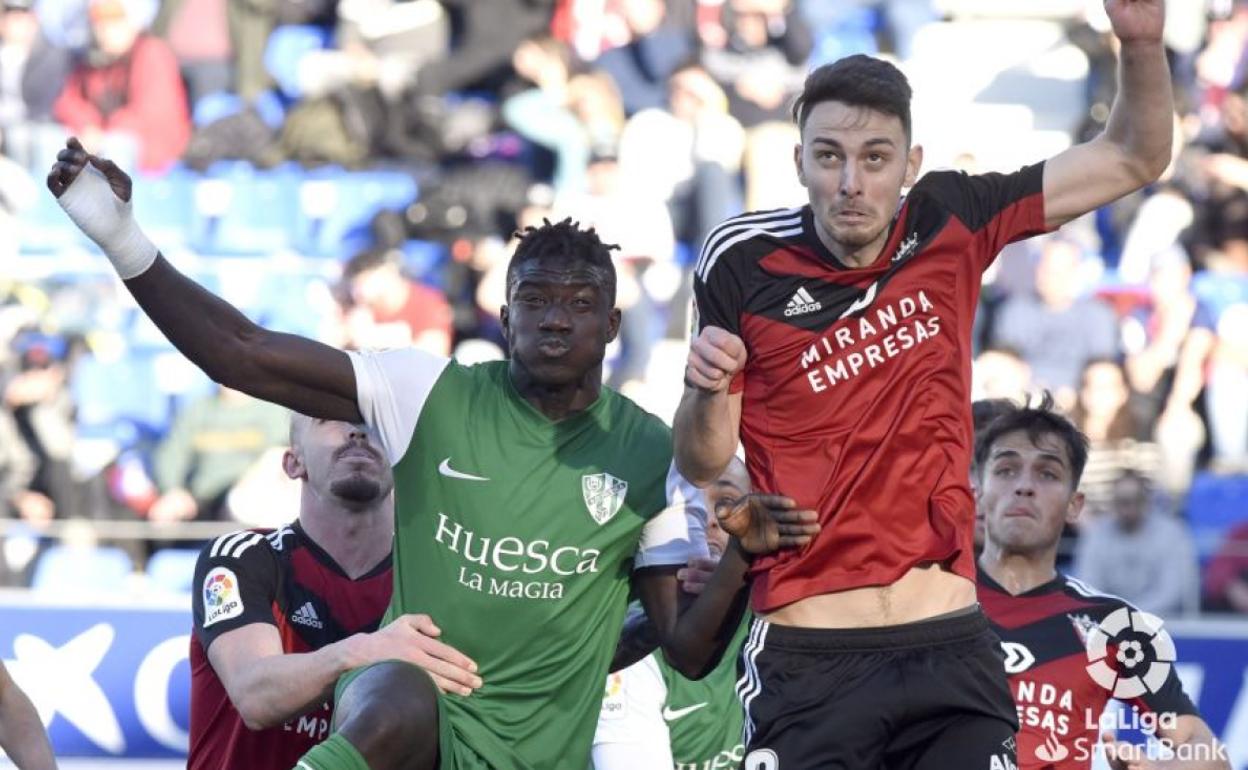 El Mirandés no pudo sacar nada positivo de El Alcoraz. 