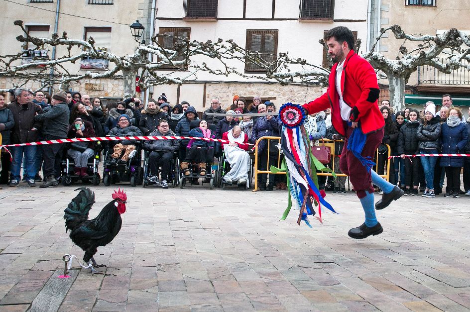 Fotos: Tradicional Danza del Escarrete en Poza de la Sal (Burgos)