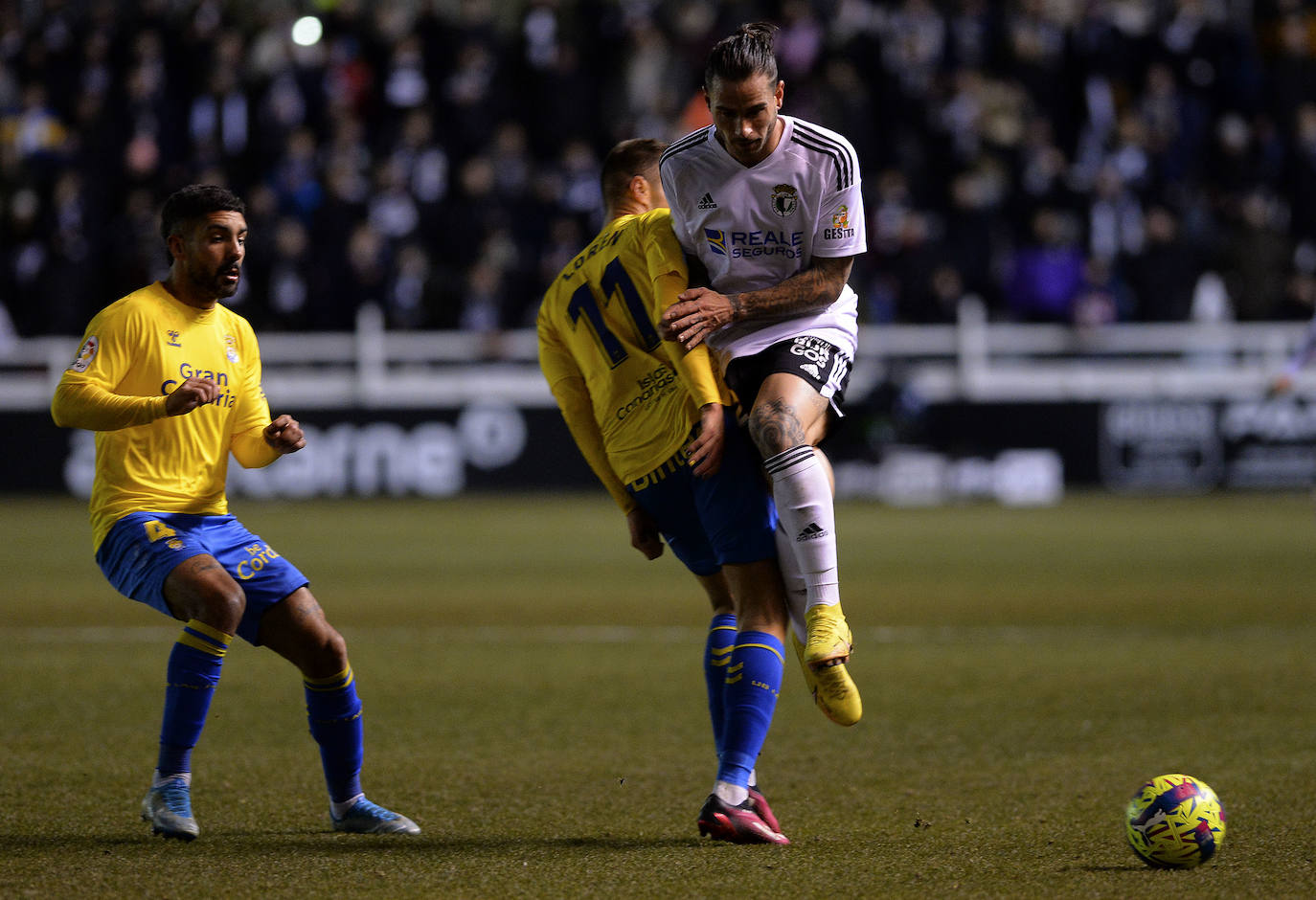 Imágenes del empate entre el Burgos CF y la UD Las Palmas este lunes en El Plantío