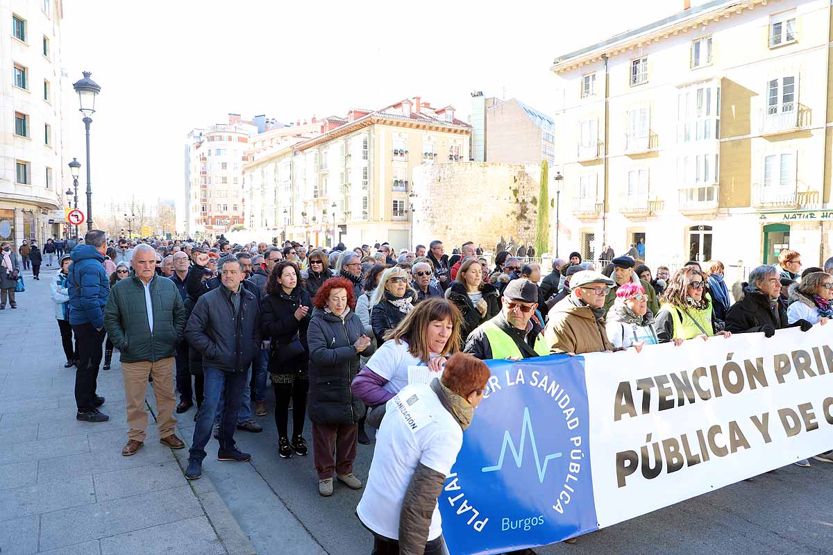 Fotos: Los burgaleses arropan masivamente las protestas a favor de una Sanidad Pública de calidad