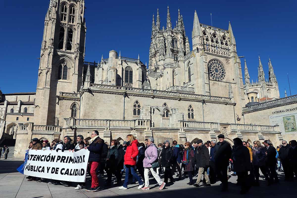 Fotos: Los burgaleses arropan masivamente las protestas a favor de una Sanidad Pública de calidad