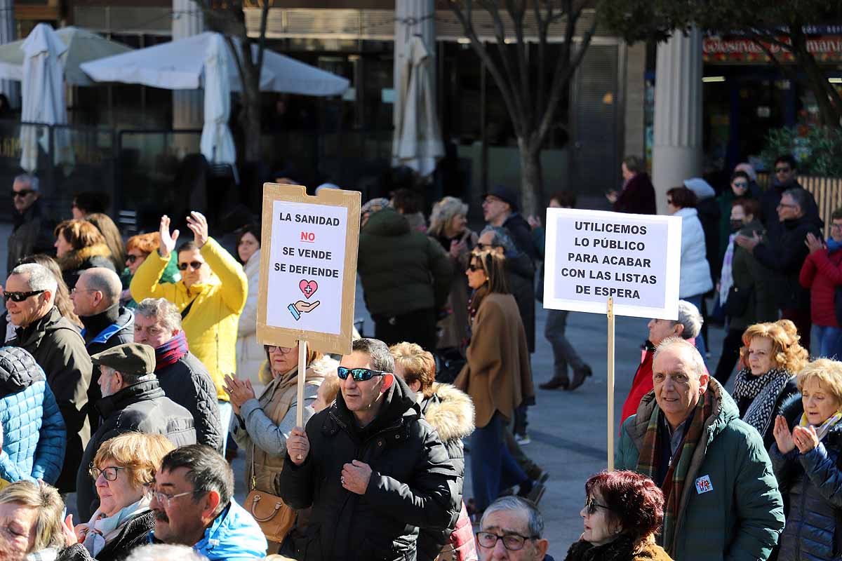 Fotos: Los burgaleses arropan masivamente las protestas a favor de una Sanidad Pública de calidad