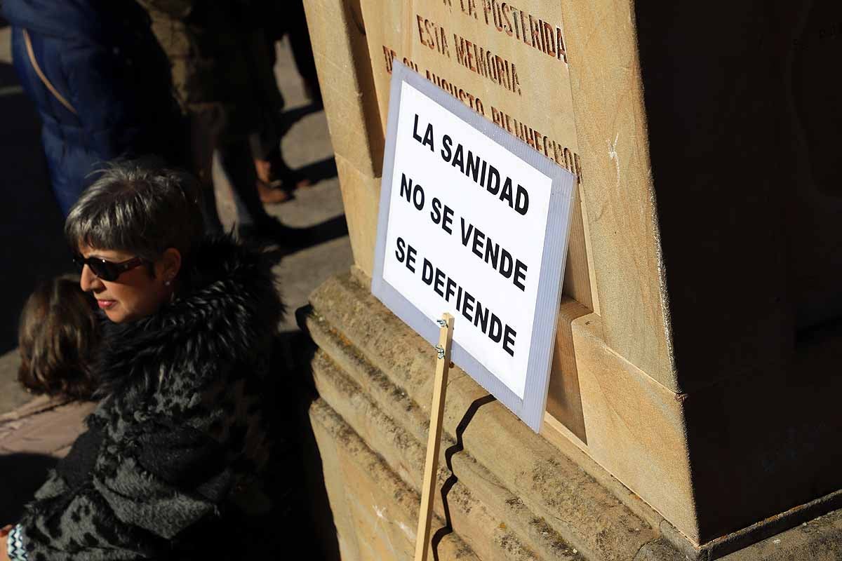 Fotos: Los burgaleses arropan masivamente las protestas a favor de una Sanidad Pública de calidad