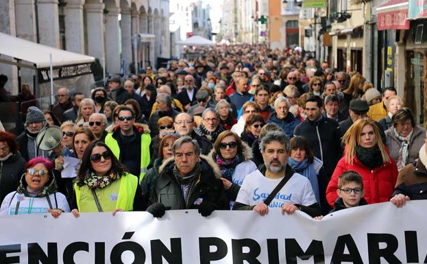 Galería. Miles de personas abarrotan el centro de Burgos para reclamar una Sanidad Pública decente. 