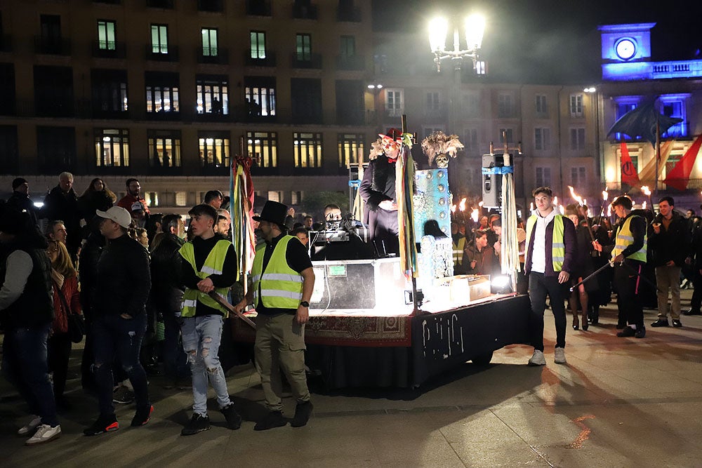 Fotos: Burgos quema la sardina para despedir al Carnaval 2023