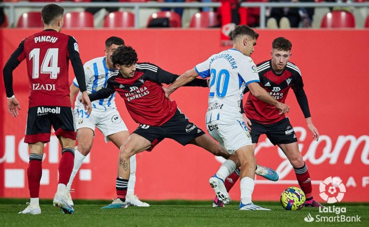 El Mirandés no pudo pasar del empate. 