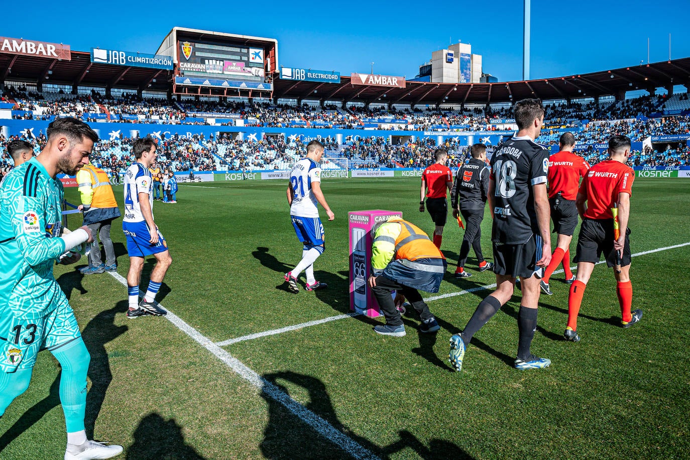 Fotos: El Burgos CF araña un punto en La Romareda